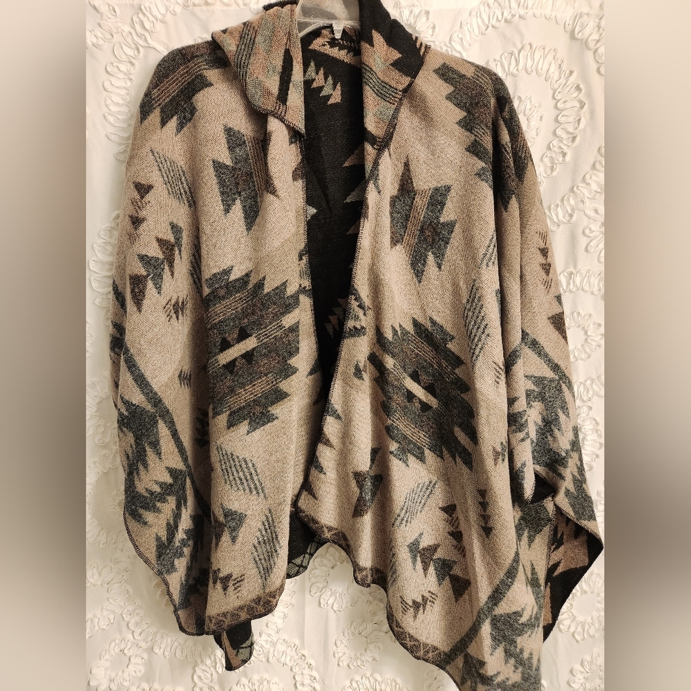 Michael Stars Cape One Size Hooded Open Poncho reversible Black brown aztec - Picture 6 of 9